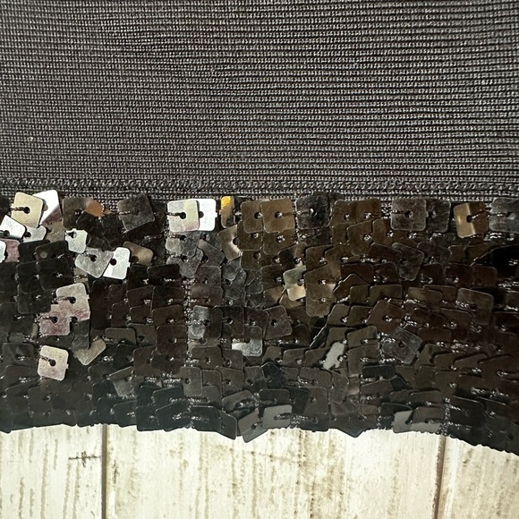 BCBGMAXAZRIA Size S Stretch and Sequin Bandage Mini Skirt. - Picture 10 of 10